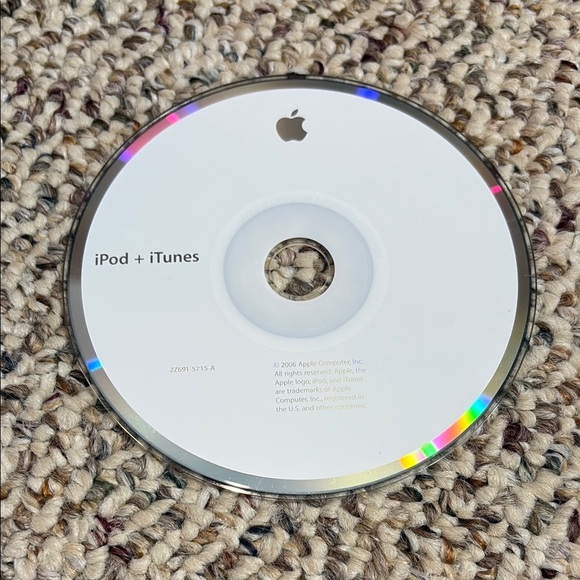 Apple iPod + iTunes Software Installation Disc - Picture 1 of 4